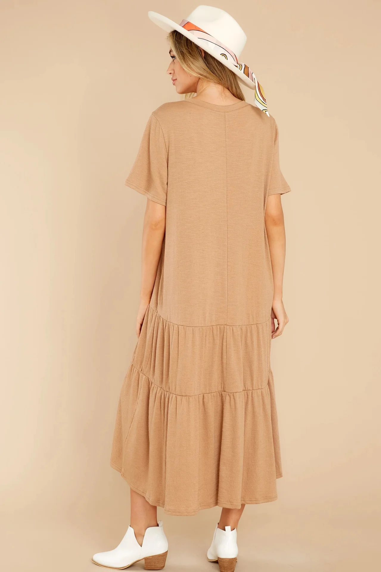 2021 Spring and Summer New Round Neck Short-sleeved Dress Casual Comfortable Fashion Knitted Solid Color Long Dress
2021 Spring and Summer New Round Neck Short-sleeved Dress Casual Comfortable Fashion Knitted Solid Color Long Dress