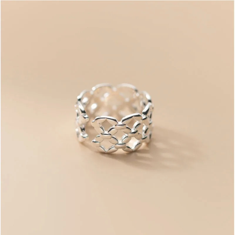 VENTFILLE 925 Sterling Silver Wide Hollow out Rings New Trendy Elegant Couples Vintage Party Jewelry Lover Gift Wholesale
VENTFILLE 925 Sterling Silver Wide Hollow out Rings New Trendy Elegant Couples Vintage Party Jewelry Lover Gift Wholesale