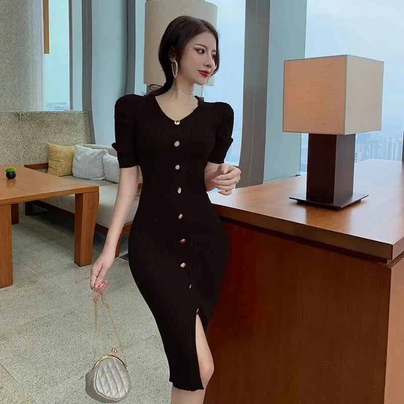 2021 knitted short-sleeved mid-length split stretch tight-fitting dress spring and autumn new style
2021 knitted short-sleeved mid-length split stretch tight-fitting dress spring and autumn new style