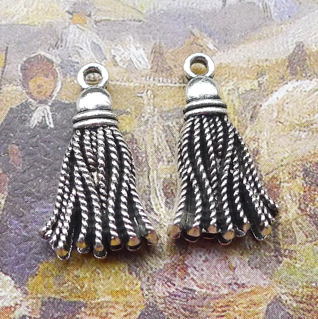 10PCS/Lot 12mm*21mm Tassel Fringing Charms Pendants Handmade Decoration Vintage For DIY Jewelry Making Findings
10PCS/Lot 12mm*21mm Tassel Fringing Charms Pendants Handmade Decoration Vintage For DIY Jewelry Making Findings