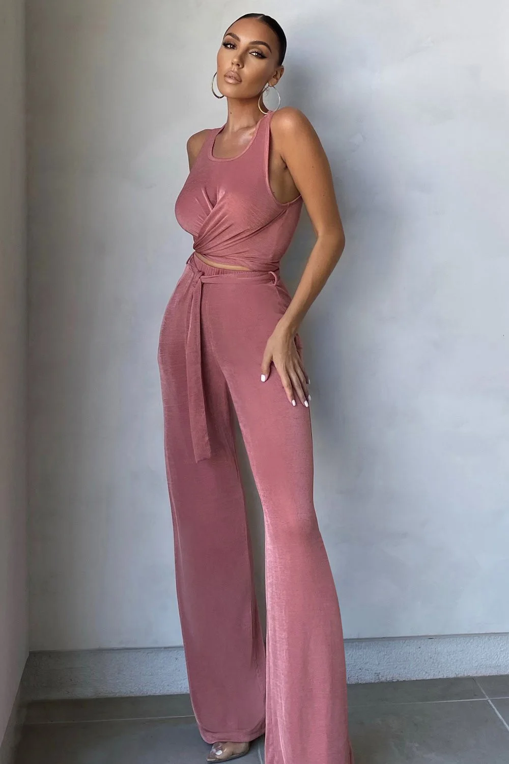 2021 summer new boutique solid color women's sexy casual street two-piece suit, gym sportswear two-piece suit
2021 summer new boutique solid color women's sexy casual street two-piece suit, gym sportswear two-piece suit