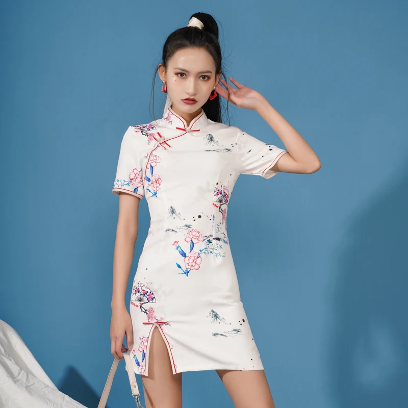 Женское облегающее мини-платье в китайском стиле, элегантное облегающее платье-Ципао с разрезом и цветочным узором в ретро-стиле, лето 2021
Женское облегающее мини-платье в китайском стиле, элегантное облегающее платье-Ципао с разрезом и цветочным узором в ретро-стиле, лето 2021
