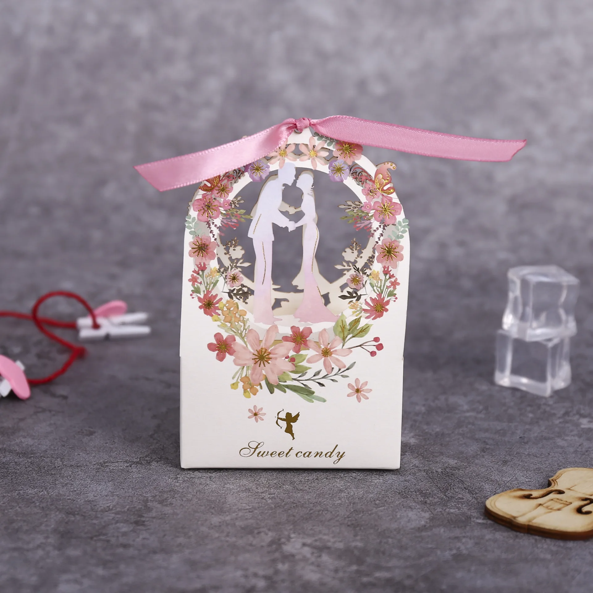 Gift Box Packaging Wedding Sweet Candy Bride & Groom Flower Small Boxes Thank You Box for Guest Wedding Favors Party Supplies
Gift Box Packaging Wedding Sweet Candy Bride & Groom Flower Small Boxes Thank You Box for Guest Wedding Favors Party Supplies