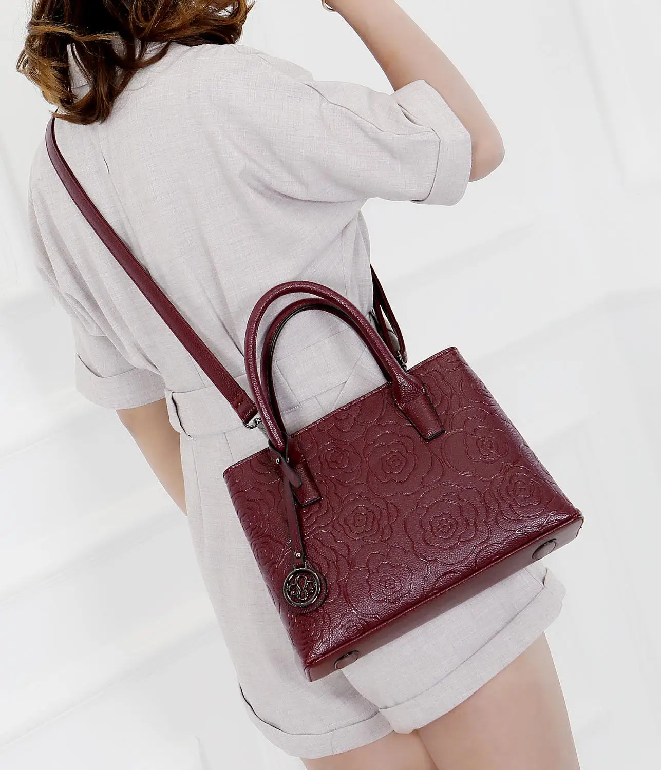 AISNOW New 2020 Fashion Handbag Woman PU Leather Handbag Crossbody bags women Tassel Handbag Flower Pattern Female Shoulder Bag
AISNOW New 2020 Fashion Handbag Woman PU Leather Handbag Crossbody bags women Tassel Handbag Flower Pattern Female Shoulder Bag