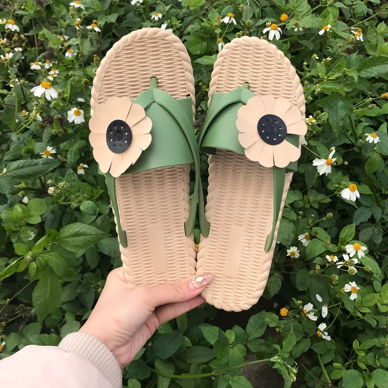 Women Slippers Fashion Summer Home Wear Indoor Non-Slip Bath Beach Thick Bottom Comfortable Flower Style
Women Slippers Fashion Summer Home Wear Indoor Non-Slip Bath Beach Thick Bottom Comfortable Flower Style