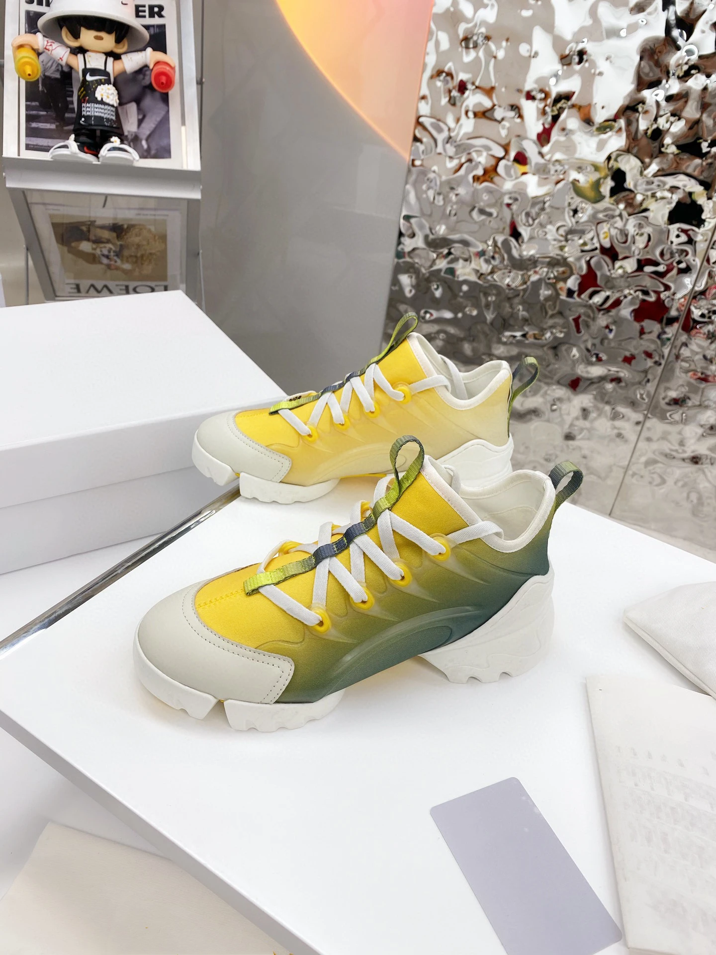 Correct logo classic luxury versatile high comfort men's and women's sports shoes casual shoes high-quality
Correct logo classic luxury versatile high comfort men's and women's sports shoes casual shoes high-quality