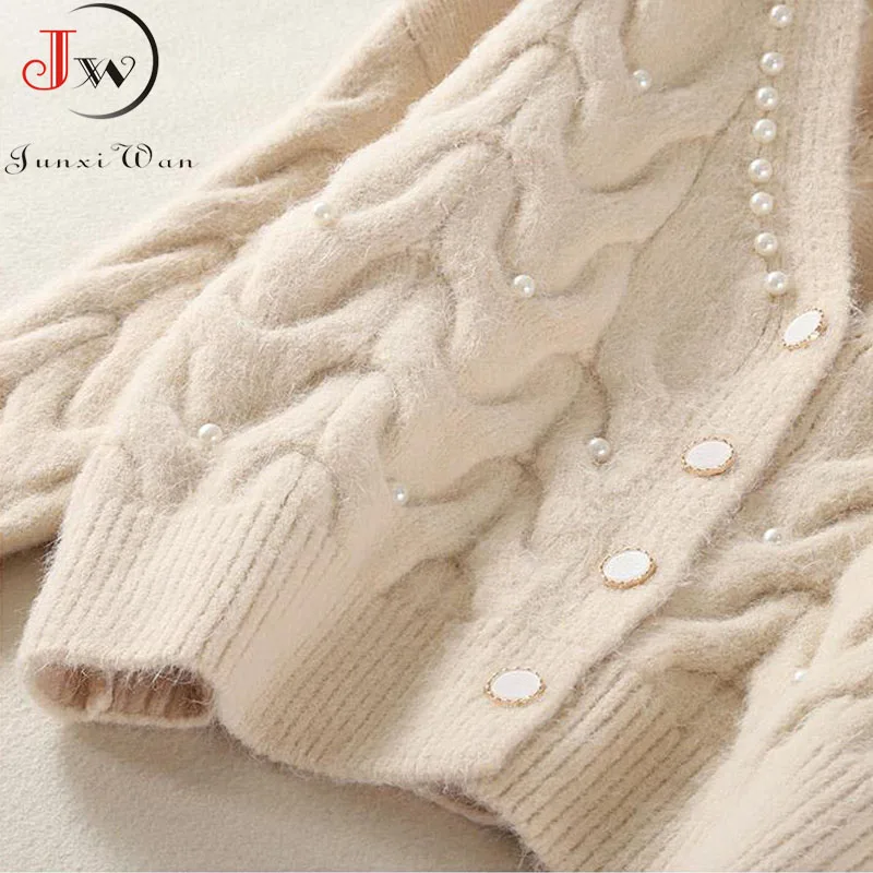 Cardigans Women Knitted Sweater Autumn Winter Long Sleeve V neck Jumper Fashion Sweet Beaded Cardigans Casual Streetwear Sweater 
Cardigans Women Knitted Sweater Autumn Winter Long Sleeve V neck Jumper Fashion Sweet Beaded Cardigans Casual Streetwear Sweater