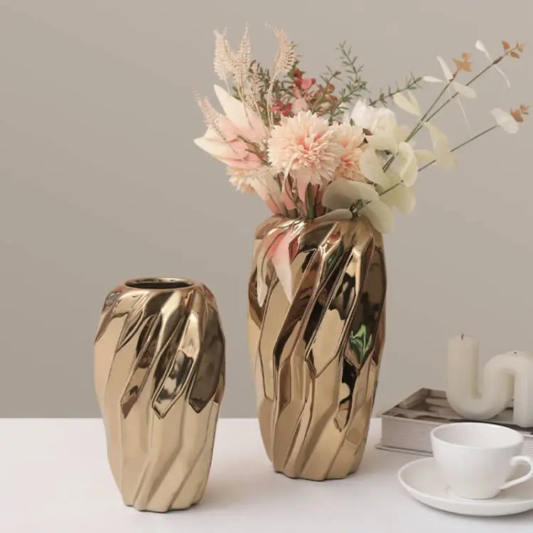 Nordic Light-Luxury Twisted Thread Plating Golden Silver Ceramic Hydroponic Vase Creative-Home Living Room Flower Shop Vase
Nordic Light-Luxury Twisted Thread Plating Golden Silver Ceramic Hydroponic Vase Creative-Home Living Room Flower Shop Vase