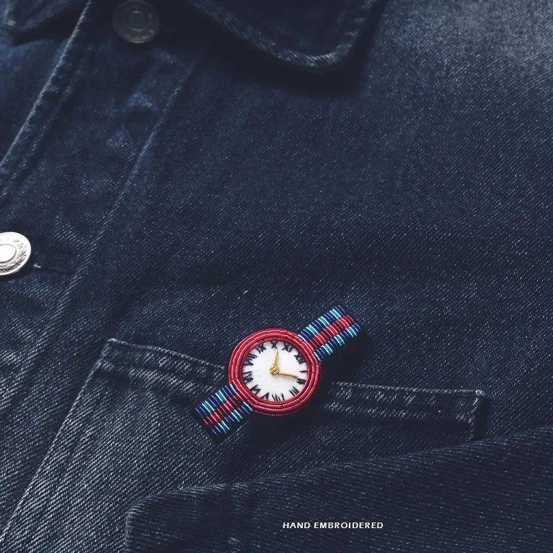 French Embroidery Brooch High-end Female Pin Decoration Creative Watch Wild Anti-glare Buckle Cartoon Badge Medal
French Embroidery Brooch High-end Female Pin Decoration Creative Watch Wild Anti-glare Buckle Cartoon Badge Medal