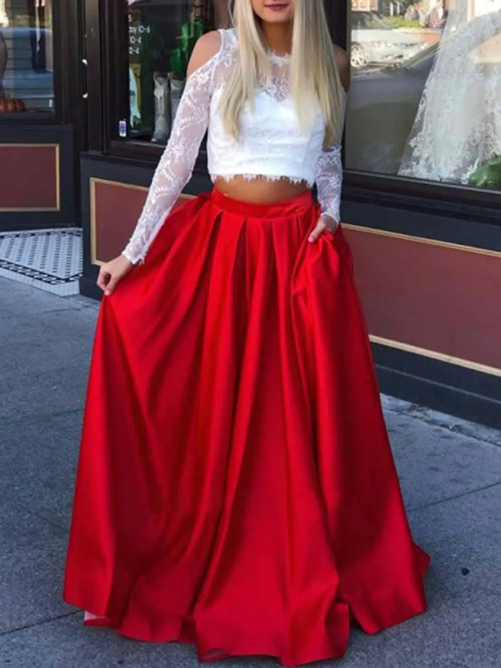 2021 Red Evening Gown A-Line Two Piece Prom Dress with Pockets Round Neck Open Back Black Lace Long Sleeves Prom Dresses Long
2021 Red Evening Gown A-Line Two Piece Prom Dress with Pockets Round Neck Open Back Black Lace Long Sleeves Prom Dresses Long