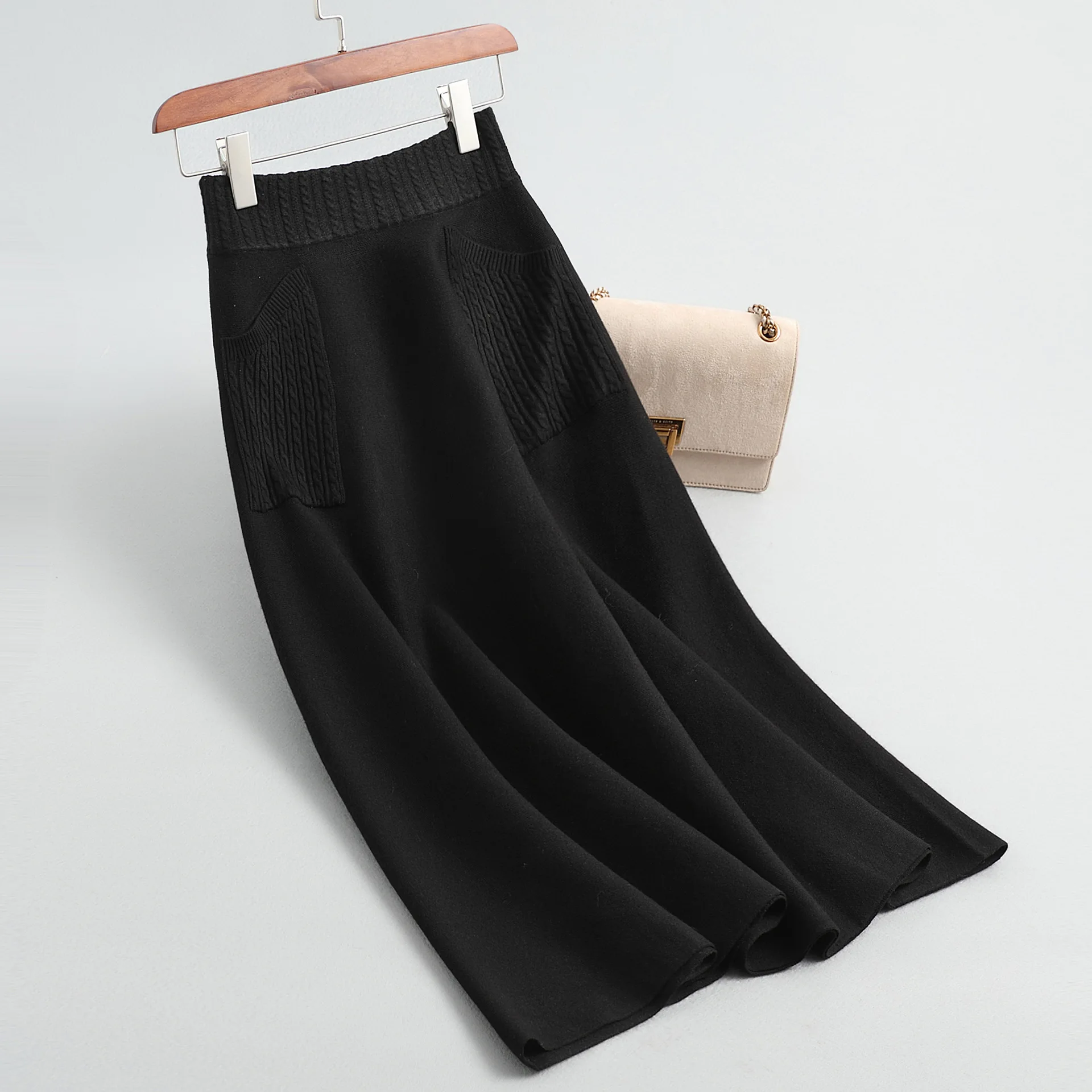 2020 New fashion women brief high waist elegant A-line wool knit skirt ladies autumn winter warm sweater skirts saias 
2020 New fashion women brief high waist elegant A-line wool knit skirt ladies autumn winter warm sweater skirts saias