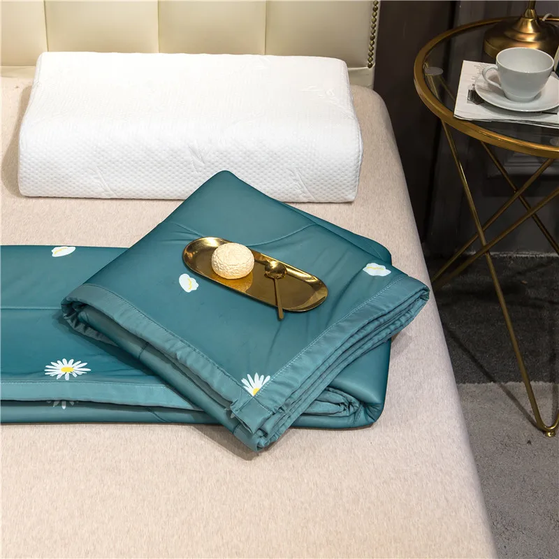Latex Ice Cool Sleeping Thin Quilt Bed Cover Bedspread for Bedroom Home Use Decor All Season Luxury Breathable Quilts 1.5 KG
Latex Ice Cool Sleeping Thin Quilt Bed Cover Bedspread for Bedroom Home Use Decor All Season Luxury Breathable Quilts 1.5 KG