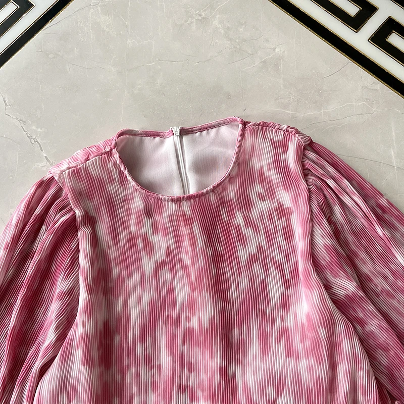 Loose Kawaii Women Pleated Blouses 3/4 Sleeve Women Gradient Pink Blouses Sweet Woman cute cake Shirts Tops 
Loose Kawaii Women Pleated Blouses 3/4 Sleeve Women Gradient Pink Blouses Sweet Woman cute cake Shirts Tops