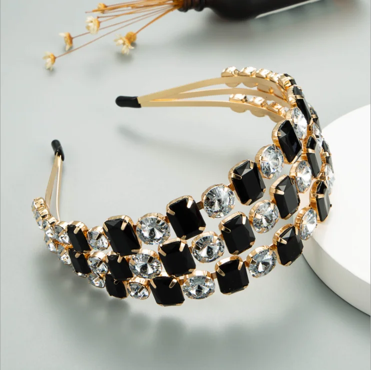Exaggerated metal three-row black and white super flashing glass drill fashion prom bride press hairbands women
Exaggerated metal three-row black and white super flashing glass drill fashion prom bride press hairbands women