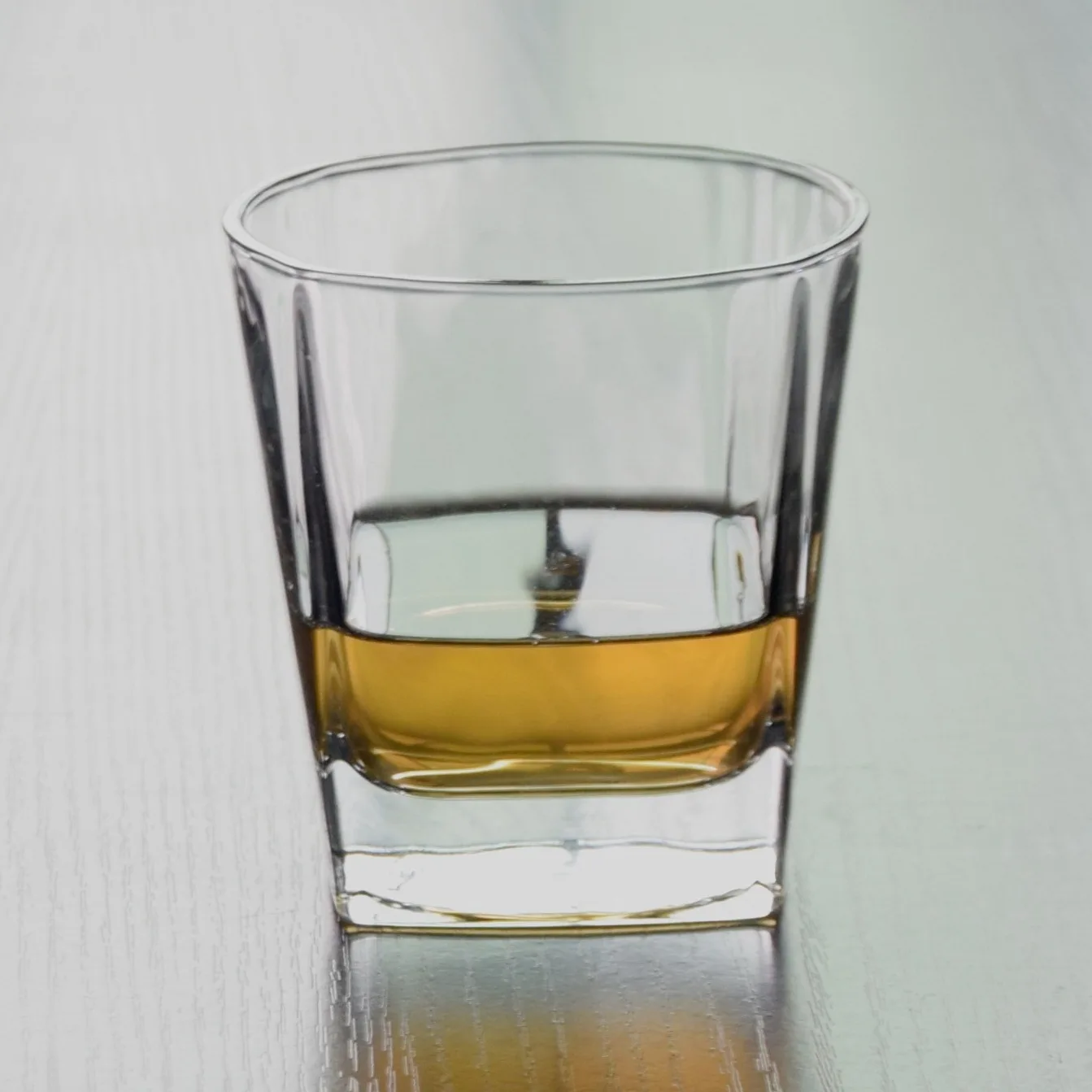 2 Pcs/lot luxury fashion home lead-free whiskey glass high quality party club wine glass cup for whiskey 0901-34
2 Pcs/lot luxury fashion home lead-free whiskey glass high quality party club wine glass cup for whiskey 0901-34
