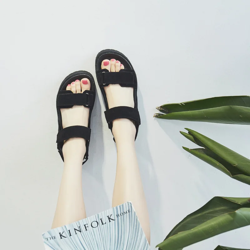 2021 new soled Korean versatile muffin sandals leather thick women's flat bottom leisure Velcro women's shoes
2021 new soled Korean versatile muffin sandals leather thick women's flat bottom leisure Velcro women's shoes