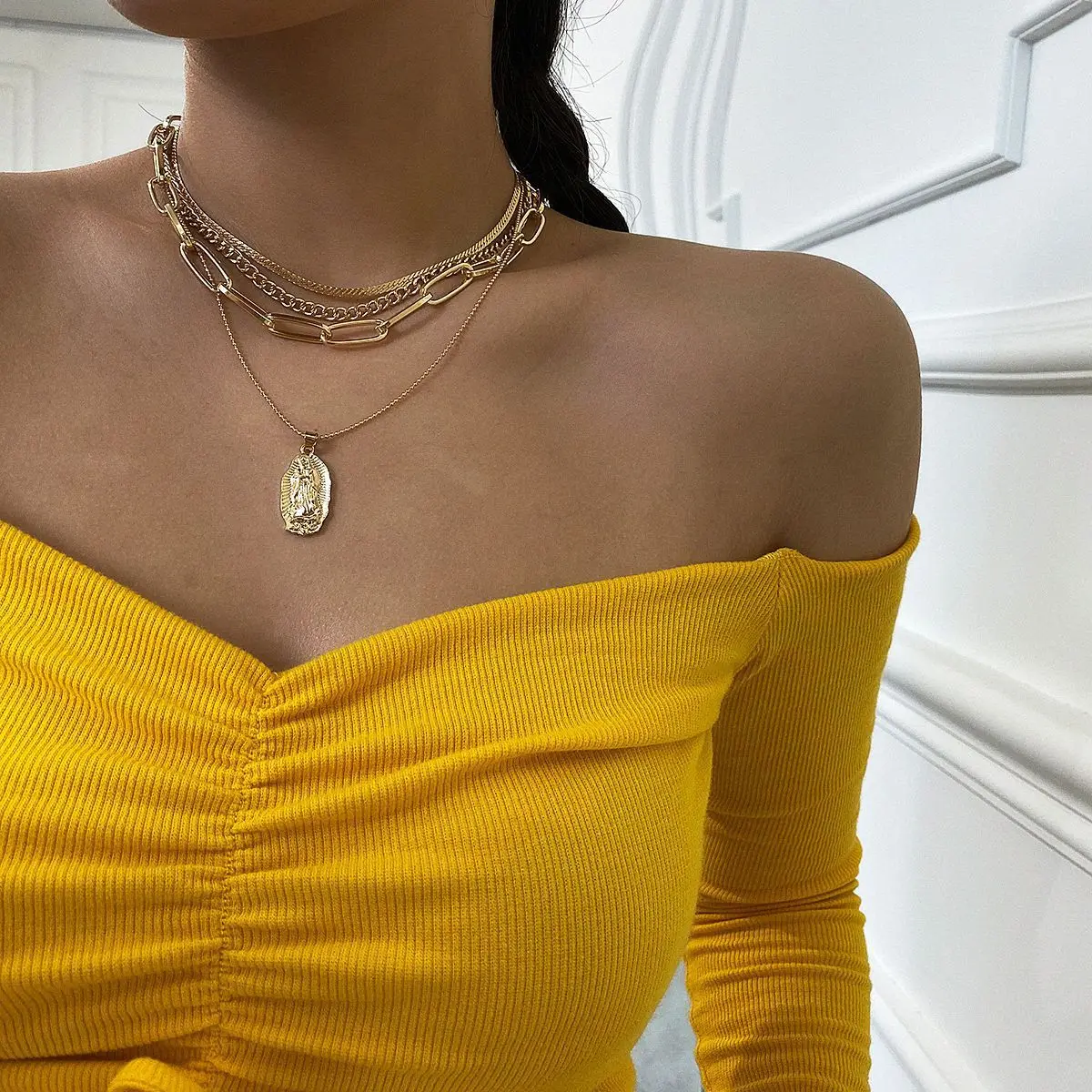 New Multilayer Letter Pendant Necklace Trendy Street Style Necklace Jewelry for European and American Women
New Multilayer Letter Pendant Necklace Trendy Street Style Necklace Jewelry for European and American Women