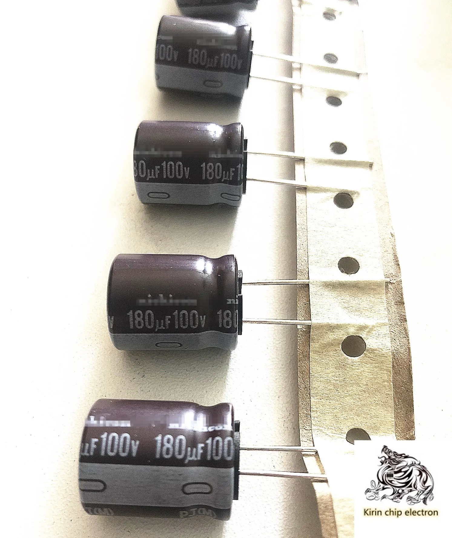 15pcs / lot electrolytic capacitor 100v180uf 180uf100v 16x20 high frequency low resistance capacitor
15pcs / lot electrolytic capacitor 100v180uf 180uf100v 16x20 high frequency low resistance capacitor