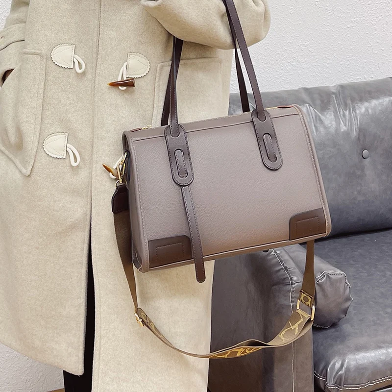 OLD TANG New Solid Color PU Leather Crossbody Bag for Women 2021 Ladies Fashion Luxury High Quality Soft Shoulder Bag Sac A Main 
OLD TANG New Solid Color PU Leather Crossbody Bag for Women 2021 Ladies Fashion Luxury High Quality Soft Shoulder Bag Sac A Main