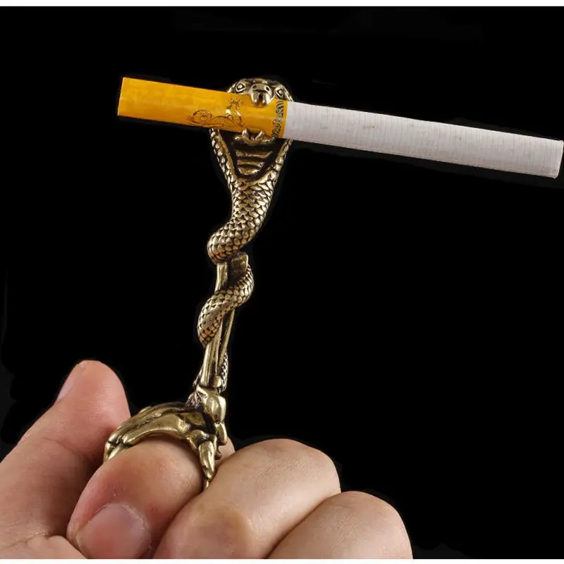 New personality cobra skull palm Cigarettes Holder Ring Holder Practical Clamp Finger Hand Cigarettes For Man Smoking tool
New personality cobra skull palm Cigarettes Holder Ring Holder Practical Clamp Finger Hand Cigarettes For Man Smoking tool