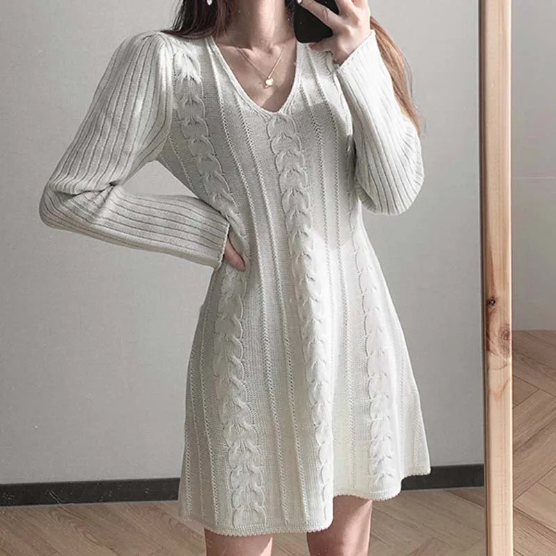 2020 Femme A Line One-Piece Dress V-Neck Knit Sweater Women Mini Dress Winter Elegant Solid Office Lady Fashion Knitting Dresses
2020 Femme A Line One-Piece Dress V-Neck Knit Sweater Women Mini Dress Winter Elegant Solid Office Lady Fashion Knitting Dresses