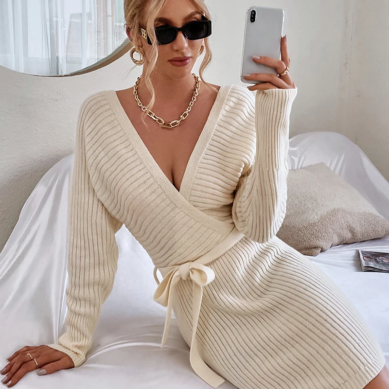Women's V Neck Sweater Dresses Batwing Long Sleeve Sexy Backless Knitted Tie Wasit Wrap Bodycon Elegant Mini Dress with Belt
Women's V Neck Sweater Dresses Batwing Long Sleeve Sexy Backless Knitted Tie Wasit Wrap Bodycon Elegant Mini Dress with Belt