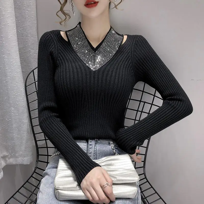 Temperament v-neck sweater women's autumn and winter new fashion heavy industry hot drill hollow slim base long sleeve top
Temperament v-neck sweater women's autumn and winter new fashion heavy industry hot drill hollow slim base long sleeve top