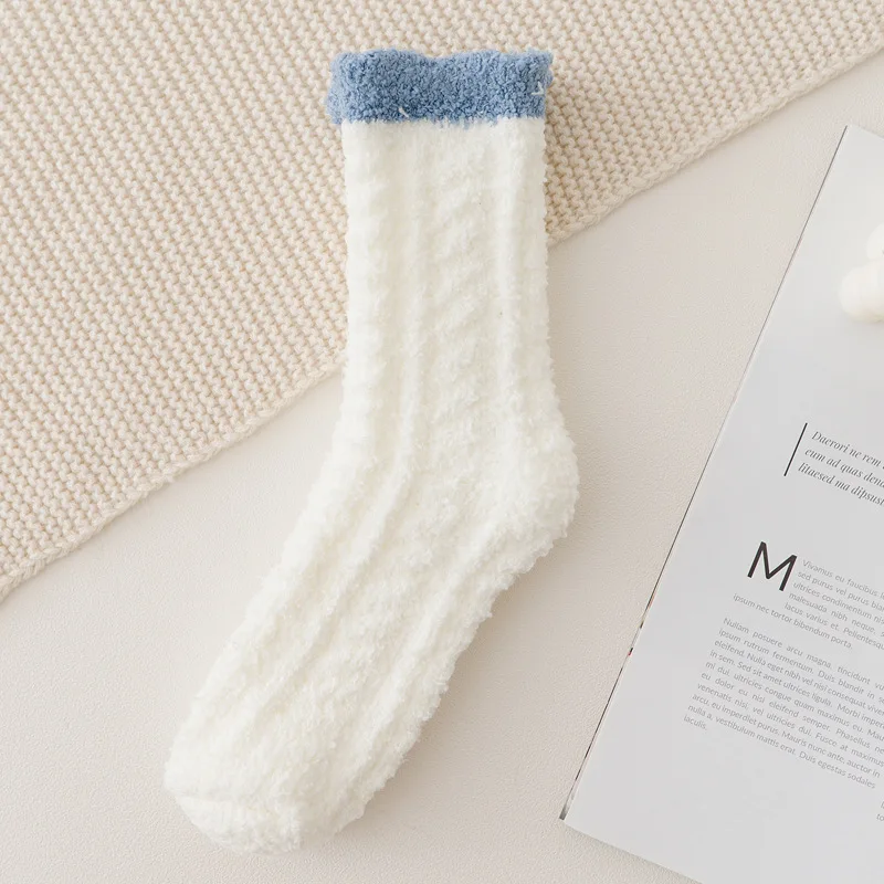 Plush women's socks comfortable women's socks coral fleece is super soft and comfortable thick and super warm winter socks
Plush women's socks comfortable women's socks coral fleece is super soft and comfortable thick and super warm winter socks