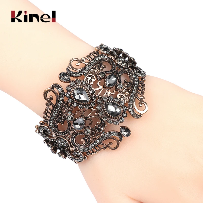 Kinel Vintage Indian Wide Gray Crystal Flower Cuff Bangle For Women Antique Gold Spring Bracelet Turkish Wedding Jewelry
Kinel Vintage Indian Wide Gray Crystal Flower Cuff Bangle For Women Antique Gold Spring Bracelet Turkish Wedding Jewelry