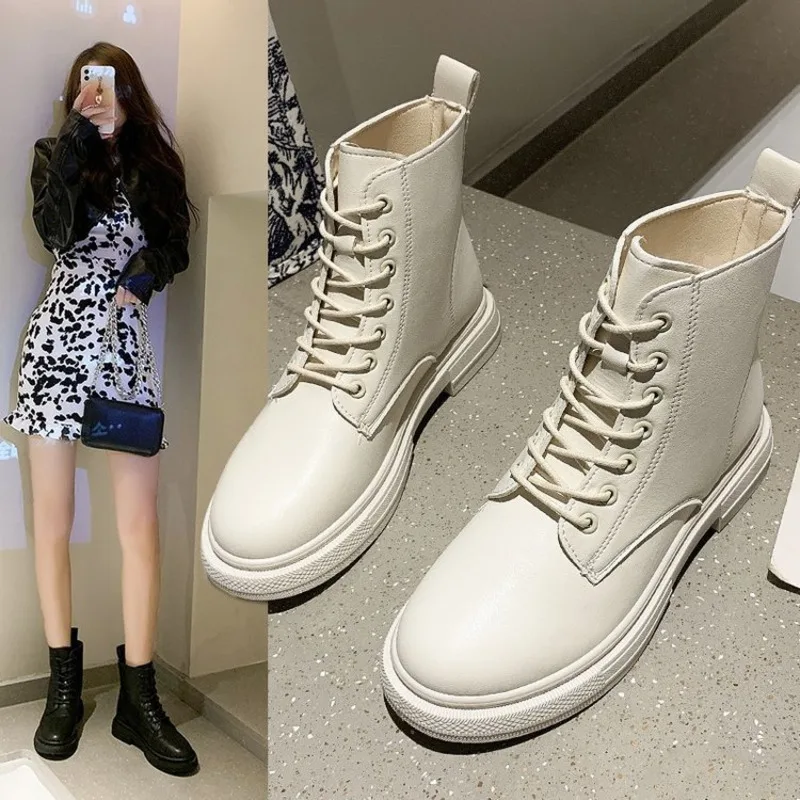 Short barrel Martin boots women's autumn and winter 2021 new British style lace up flat bottomed short boots Korean version net
Short barrel Martin boots women's autumn and winter 2021 new British style lace up flat bottomed short boots Korean version net