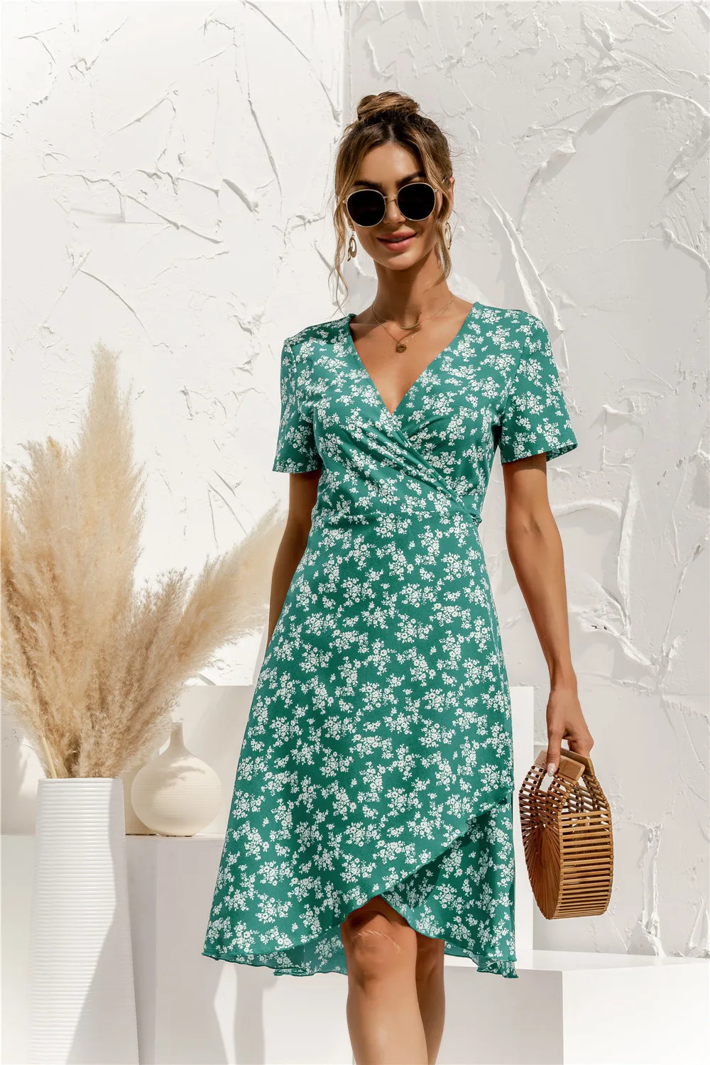 Women's Pullover Flower Dress Summer Irregular V-neck High Waist Lace Short-sleeved Printed Red Green Slim Casual Female Dress
Women's Pullover Flower Dress Summer Irregular V-neck High Waist Lace Short-sleeved Printed Red Green Slim Casual Female Dress