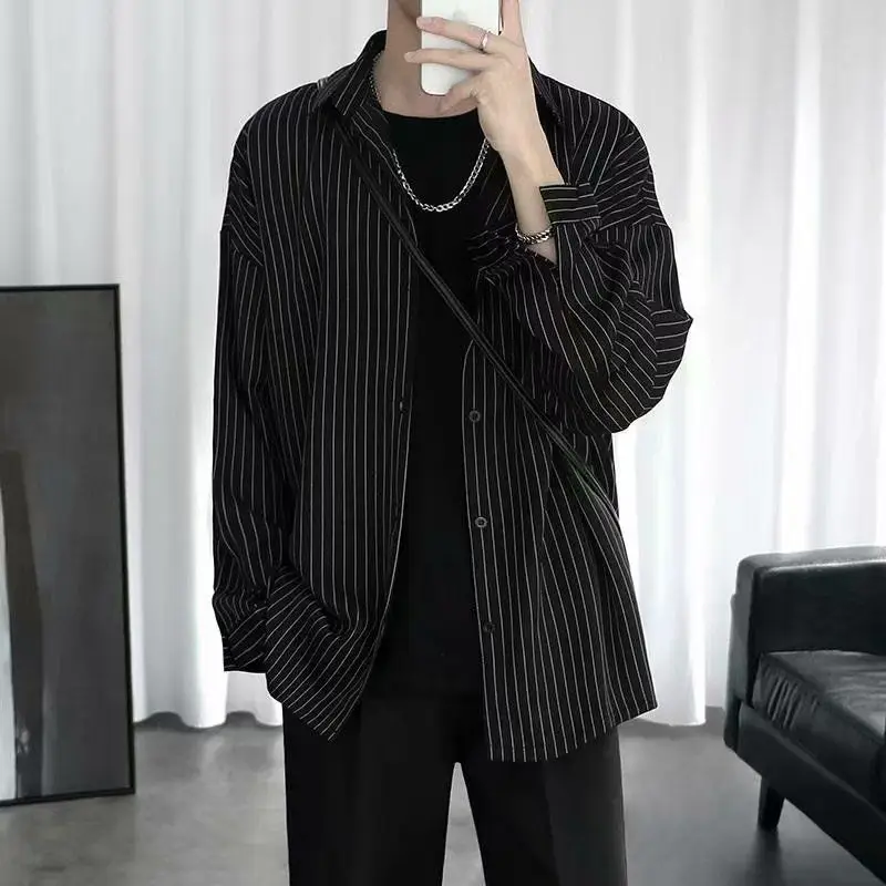 Рубашка в полоску с длинным рукавом, весна-осень, Мужская свободная повседневная черная Красивая Высококачественная куртка с оборками 
Рубашка в полоску с длинным рукавом, весна-осень, Мужская свободная повседневная черная Красивая Высококачественная куртка с оборками