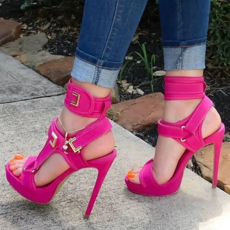 30pairs/lot Fashion New Women's Shoes Open Toe Super High Heeled Plus Size Sandals for Party Club Ladies Sandalia Mujer
30pairs/lot Fashion New Women's Shoes Open Toe Super High Heeled Plus Size Sandals for Party Club Ladies Sandalia Mujer