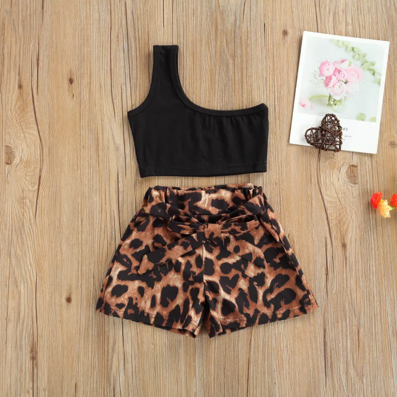 Kids Baby Girls Fashion 2-piece Outfit Set One Shoulder Tops+Leopard Shorts Set for Children Girls Summer 2022
Kids Baby Girls Fashion 2-piece Outfit Set One Shoulder Tops+Leopard Shorts Set for Children Girls Summer 2022