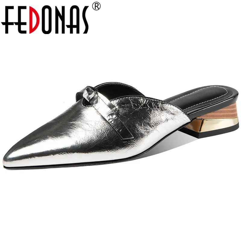 FEDONAS Sexy Women Mules Shoes 2021 Summer Genuine Leather Thick Heels Women Sandals Classic Design Casual Working Shoes Woman
FEDONAS Sexy Women Mules Shoes 2021 Summer Genuine Leather Thick Heels Women Sandals Classic Design Casual Working Shoes Woman