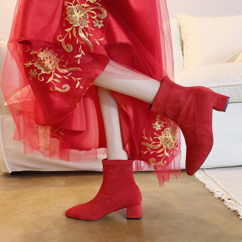 Women Ankle Boots Spring High Heels Faux Suede Plus Size Short Boot Zipper Chunky Thick Heel Shoes Ladies Casual Shoes 2021
Women Ankle Boots Spring High Heels Faux Suede Plus Size Short Boot Zipper Chunky Thick Heel Shoes Ladies Casual Shoes 2021