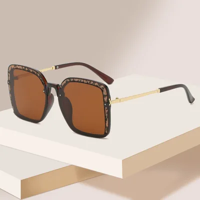 New Fashion Sunglasses For Couple Personality Colorful Frame Sunglasses Anchor Street Shooting Tide Glaring European And America
New Fashion Sunglasses For Couple Personality Colorful Frame Sunglasses Anchor Street Shooting Tide Glaring European And America