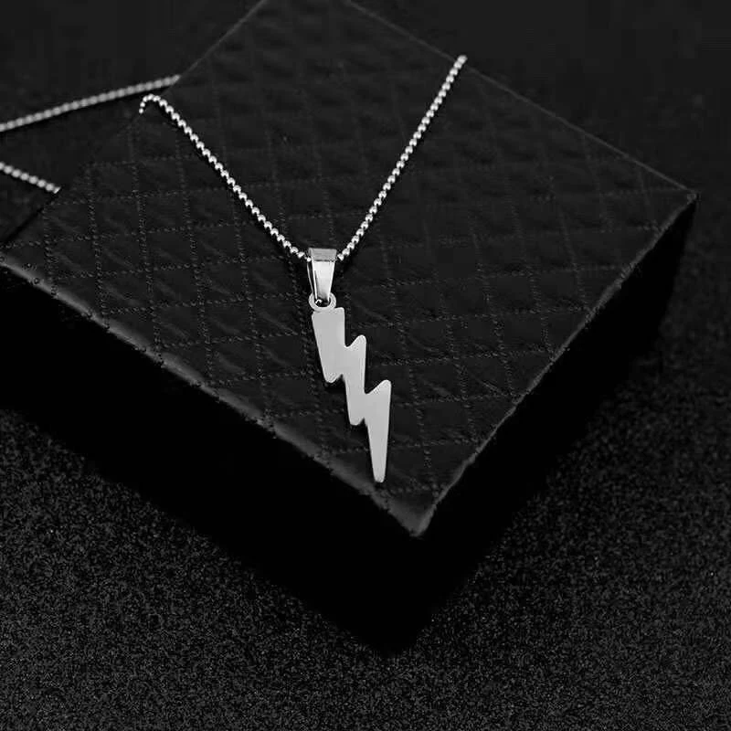 Fashionable INS style new simple lightning pendant trend hip hop rock men and women necklace jewelry accessories wholesale
Fashionable INS style new simple lightning pendant trend hip hop rock men and women necklace jewelry accessories wholesale