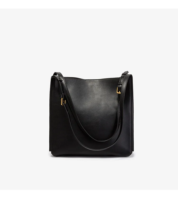 New European and American Vintage Leather Tote Bag Messenger Bag one shoulder Bag Large Capacity women's bag in winter
New European and American Vintage Leather Tote Bag Messenger Bag one shoulder Bag Large Capacity women's bag in winter