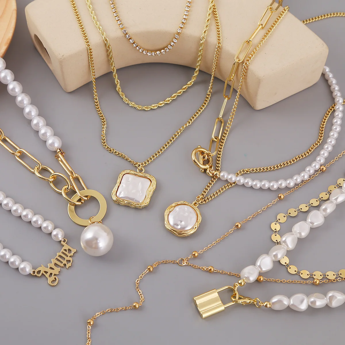 Fashion retro imitation natural shaped pearl lock peach heart cross butterfly coin pendant necklace for women pearl necklace
Fashion retro imitation natural shaped pearl lock peach heart cross butterfly coin pendant necklace for women pearl necklace