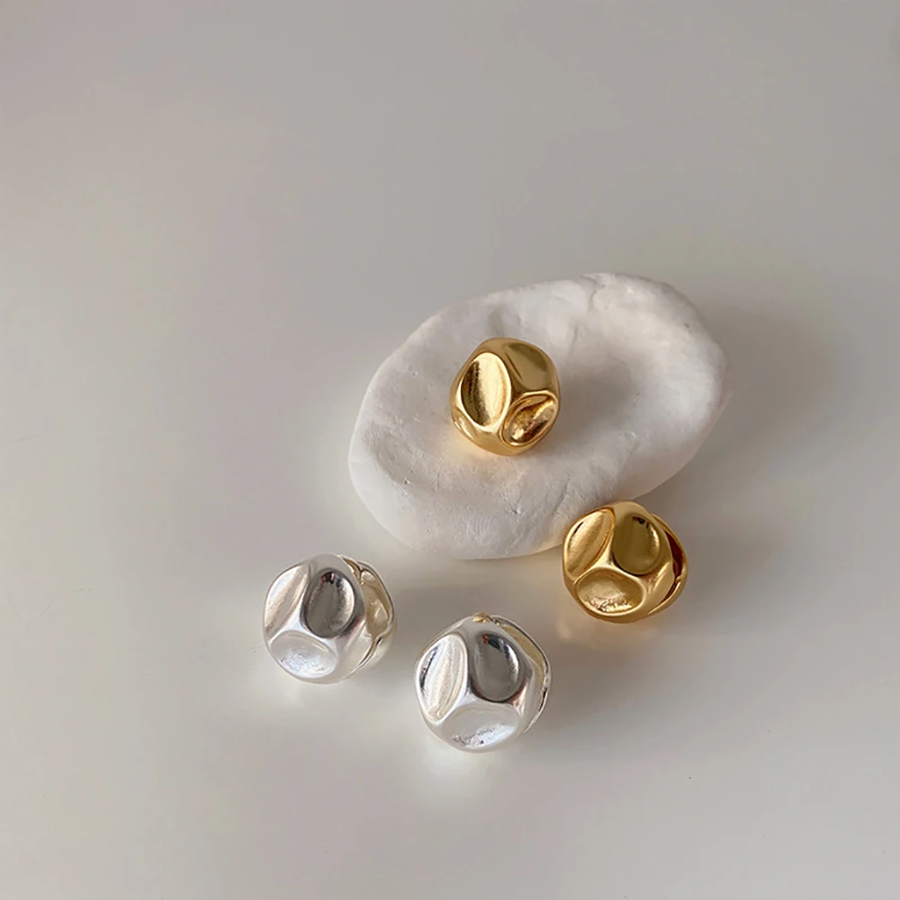 Ghidbk Simple Hammer Finish Tiny Ball Post Stud Earring For Women Gold Silver Color Geometric Irregular Round Party Stud Earring
Ghidbk Simple Hammer Finish Tiny Ball Post Stud Earring For Women Gold Silver Color Geometric Irregular Round Party Stud Earring