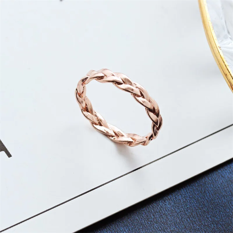 New fashionCreative closed chain ring staggered rose gold couple rings for women fashion jewelry rings for girlfriend gift
New fashionCreative closed chain ring staggered rose gold couple rings for women fashion jewelry rings for girlfriend gift