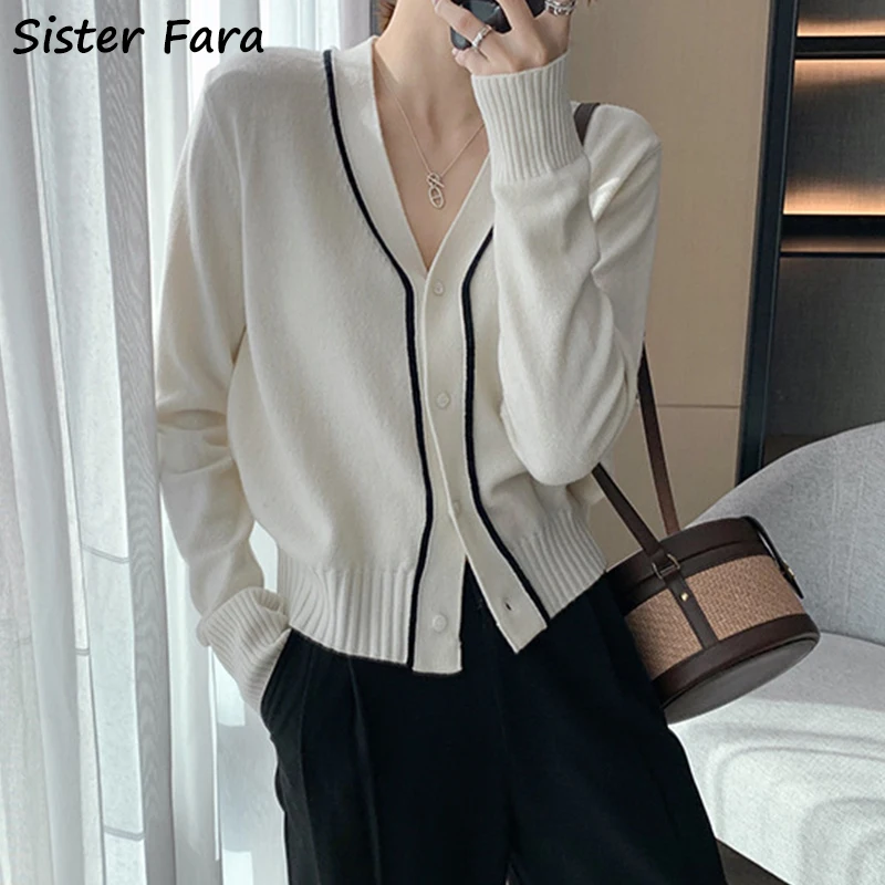 Sister Fara Spring Autumn Spliced V-Neck Knitting Cardigan Sweater Women's Single Breasted Sweaters Ladies Casual Sweater Coat
Sister Fara Spring Autumn Spliced V-Neck Knitting Cardigan Sweater Women's Single Breasted Sweaters Ladies Casual Sweater Coat
