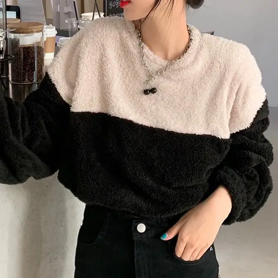 Winter Women'S Harajuku Black And White Stitching Lamb Plush Thick Women'S Pullover Loose Full-Sleeved Hooded Sweater Tide
Winter Women'S Harajuku Black And White Stitching Lamb Plush Thick Women'S Pullover Loose Full-Sleeved Hooded Sweater Tide