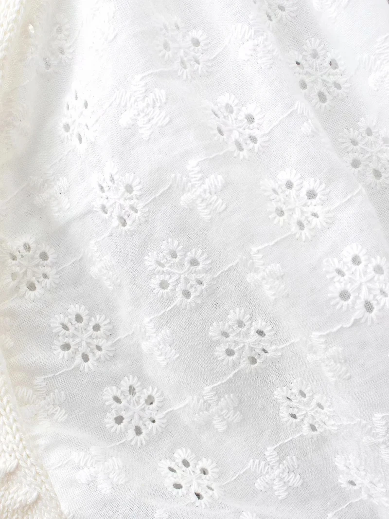 Summer Ladies Elegant White Knitting Tops Bomb Female Chic Tops Girls Cute Vintage Women Embroidery Knitted Blouses
Summer Ladies Elegant White Knitting Tops Bomb Female Chic Tops Girls Cute Vintage Women Embroidery Knitted Blouses