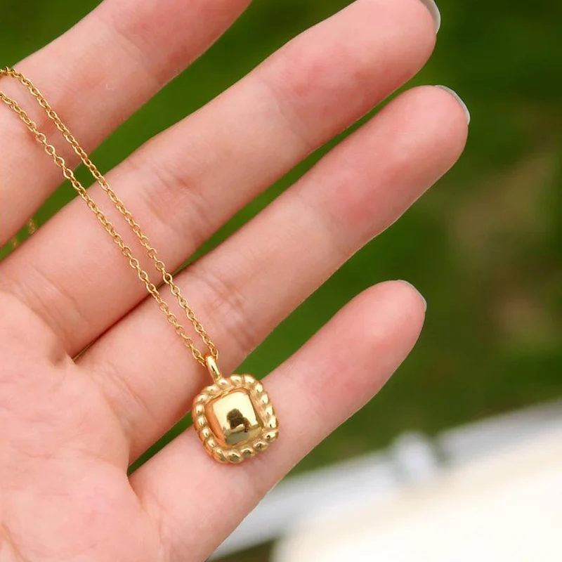 ZJ Unique Design Statement Little Lace Square Charms Necklaces Street Style All-match Pendants Chokers Stainless Steel Jewelry
ZJ Unique Design Statement Little Lace Square Charms Necklaces Street Style All-match Pendants Chokers Stainless Steel Jewelry