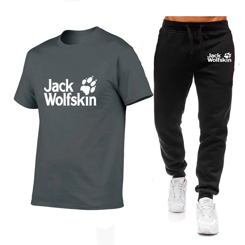 Brand Men's Casual Wear Short-sleeved Men's Sports Suit T-shirt + Sports Pants 2021 New Sports Men's Suit Jogging Outdoor Sports 
Brand Men's Casual Wear Short-sleeved Men's Sports Suit T-shirt + Sports Pants 2021 New Sports Men's Suit Jogging Outdoor Sports