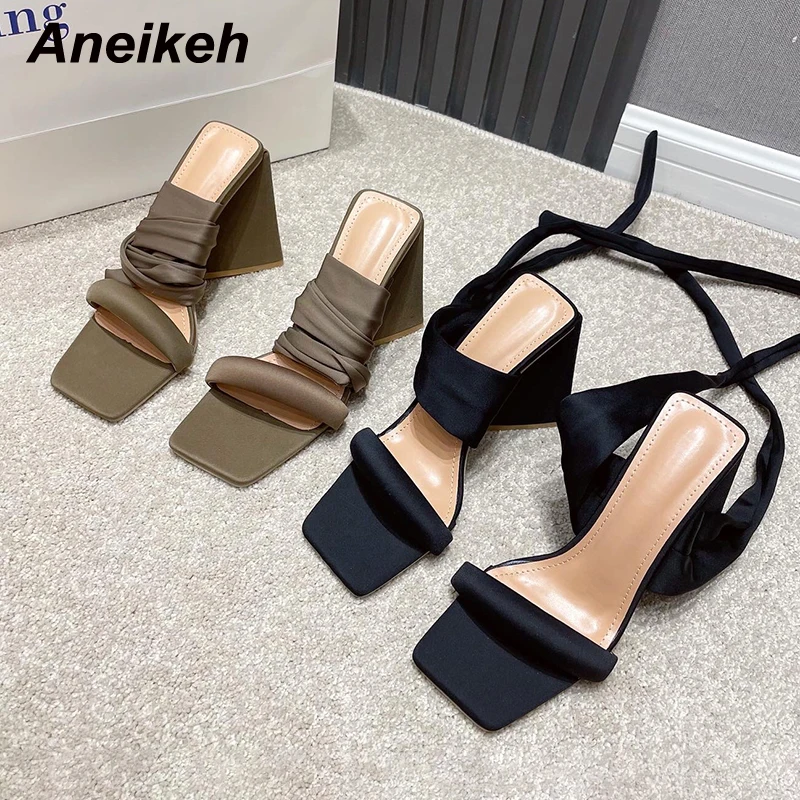 Aneikeh 2021 Summer Women's Shoes Triangle Heels Stretch Fabric Sandalias De Las Mujeres Fashion Sandals Squared Toe Size 35-41
Aneikeh 2021 Summer Women's Shoes Triangle Heels Stretch Fabric Sandalias De Las Mujeres Fashion Sandals Squared Toe Size 35-41