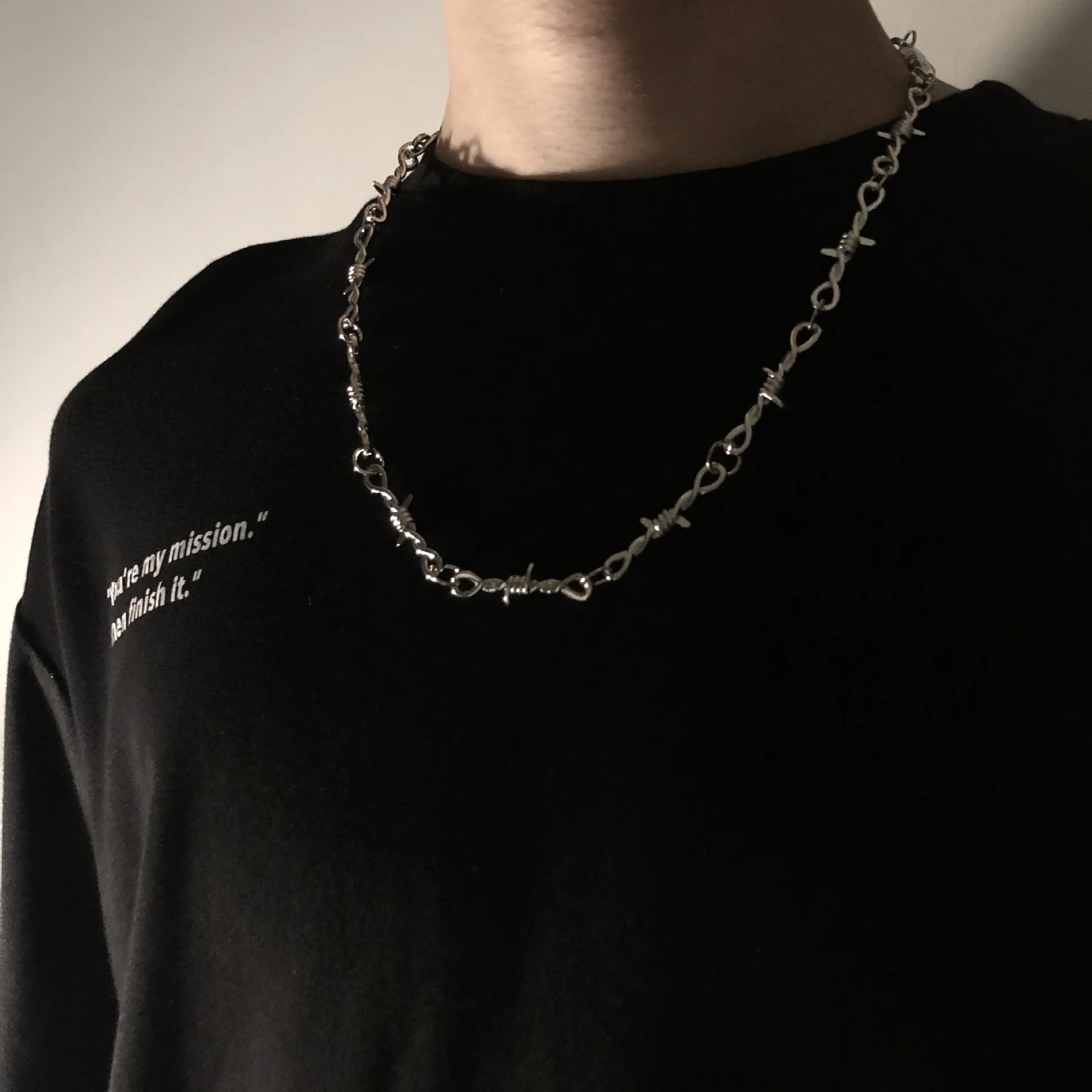 Multifunction Goth Small Wire Brambles Iron Couple Necklace Men Women Diablo Punk Rock Trouser chain Hip Hop Jewelry 2021 Summer
Multifunction Goth Small Wire Brambles Iron Couple Necklace Men Women Diablo Punk Rock Trouser chain Hip Hop Jewelry 2021 Summer
