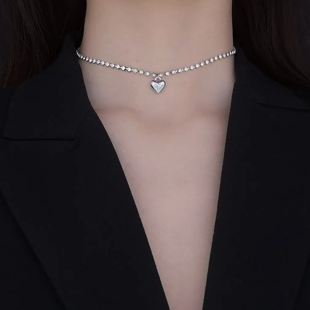 Rhinestone Love Necklace Diamond Chain Fashion Heart Pendant Crystal Necklace Charm Crystal Choker Jewelry Accessories
Rhinestone Love Necklace Diamond Chain Fashion Heart Pendant Crystal Necklace Charm Crystal Choker Jewelry Accessories